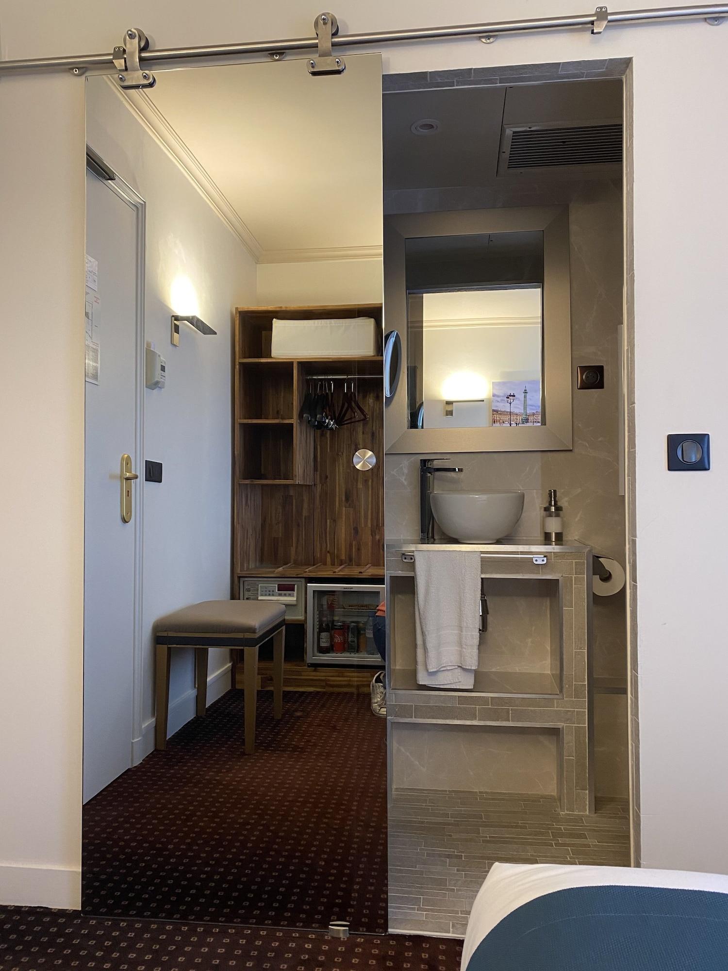 Hotel Louvre Sainte Anne Paryż Zewnętrze zdjęcie