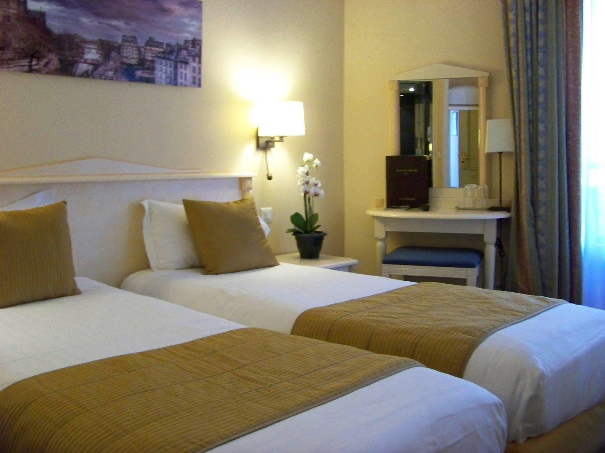 Hotel Louvre Sainte Anne Paryż Zewnętrze zdjęcie